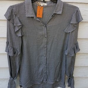 NWT Houndstooth Ruffle Sleeve Top